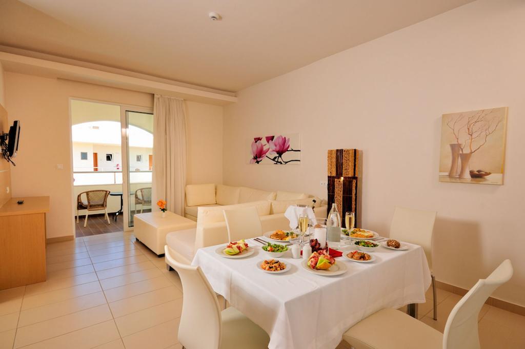 Afandou Bay Resort Suites الغرفة الصورة